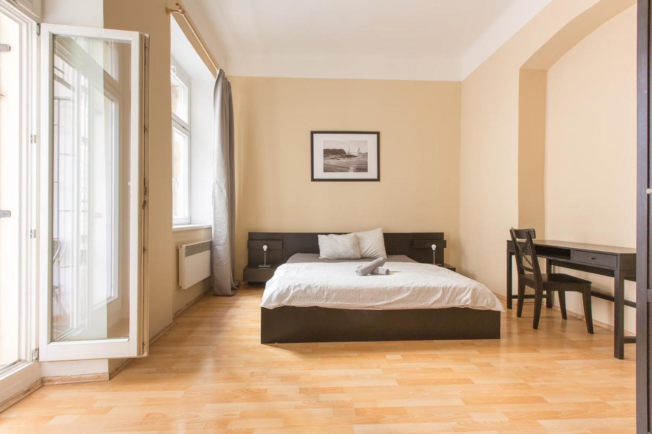 Premier Apartments Near The Museum Prága Kültér fotó
